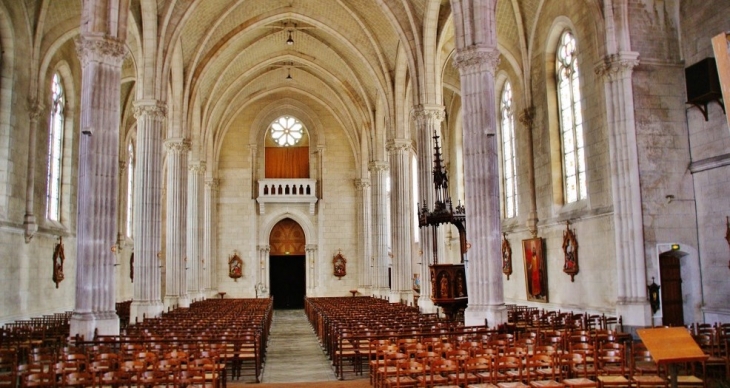 église St Pierre - Le Champ-Saint-Père