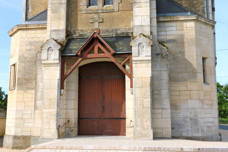 Le portail de l'église Immaculée Conception. - Le Mazeau