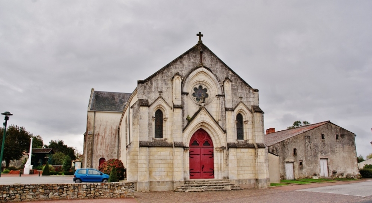 église St Pierre - Les Clouzeaux