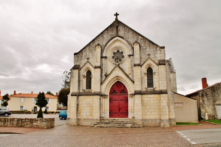 église St Pierre - Les Clouzeaux