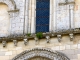 Photo suivante de Maillezais La corniche au dessus du portail de l'église Saint nicolas.