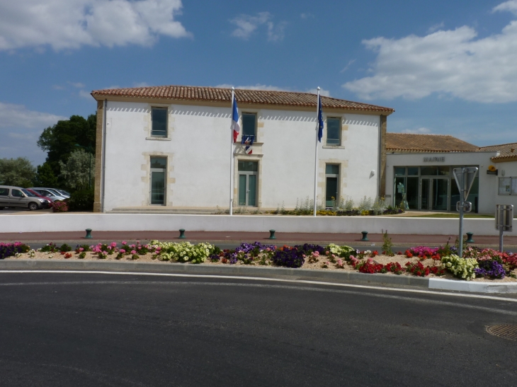 La mairie  Crédit : André Pommiès - Notre-Dame-de-Riez