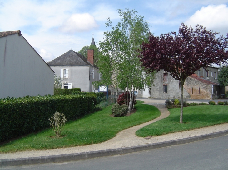 Square - Saint-Sulpice-en-Pareds