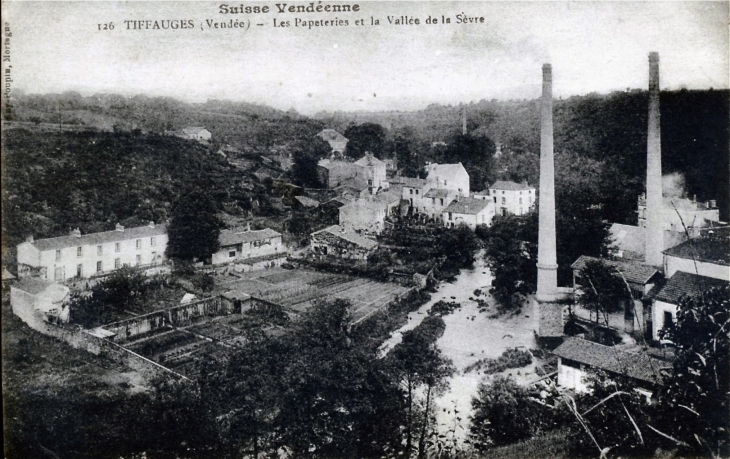 Les Papeteries et la Vallée de la Sèvre, vers 1910 (carte postale ancienne). - Tiffauges