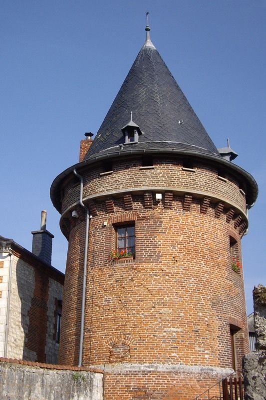 La tour aménagée en gîte - Aubenton