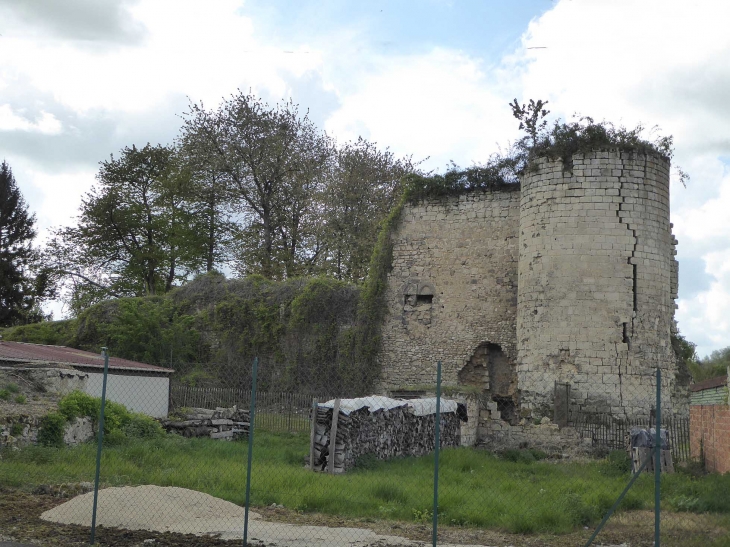 Les ruines du château - Bazoches-sur-Vesles