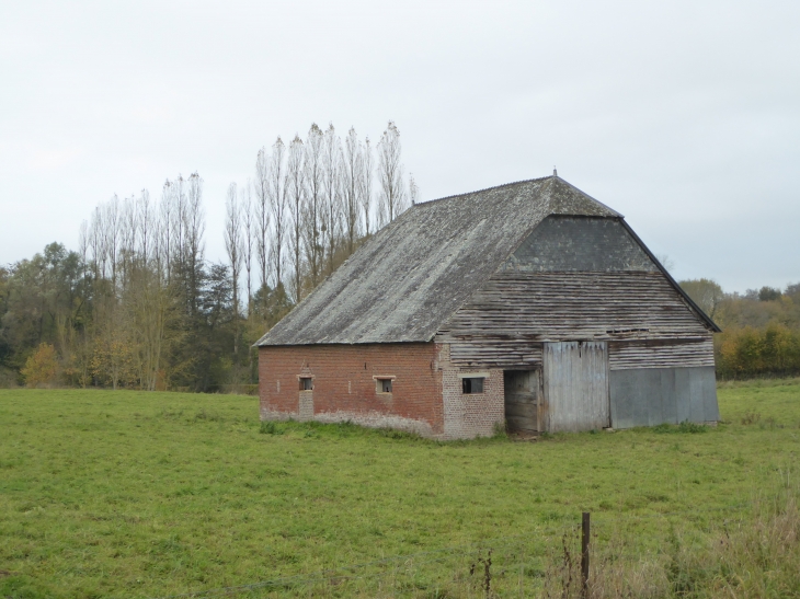Le Bourrelier : grange - Besmont