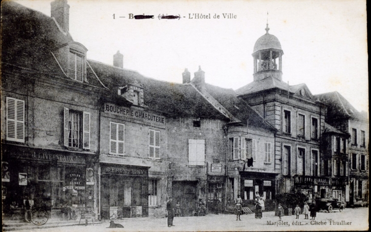 L'Hôtel de Ville, vers 1914 (carte postale ancienne). - Braine