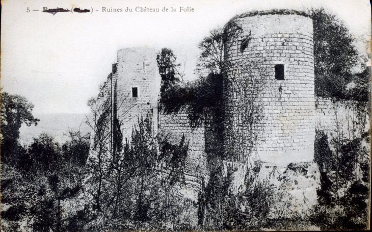 Ruines du château de la Folie, vers 1915 (carte postale ancienne). - Braine