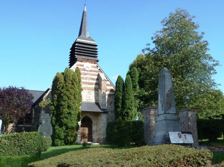 L'église et le monument aux morts - Braye-en-Thiérache
