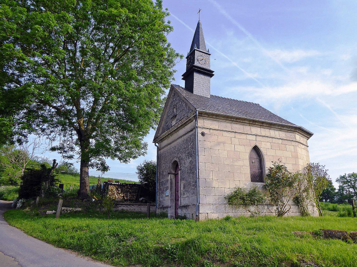 Lombray : la plus petite église de France - Camelin