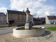 Photo précédente de Chézy-en-Orxois la fontaine au centre du village