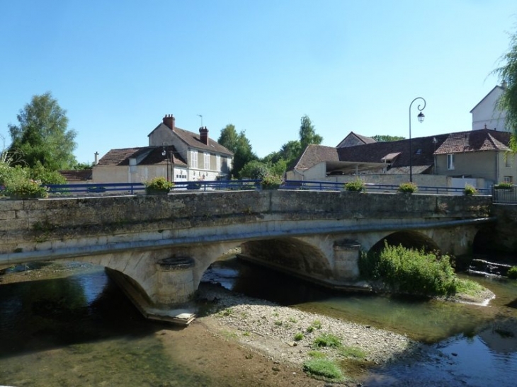Le pont - Condé-en-Brie