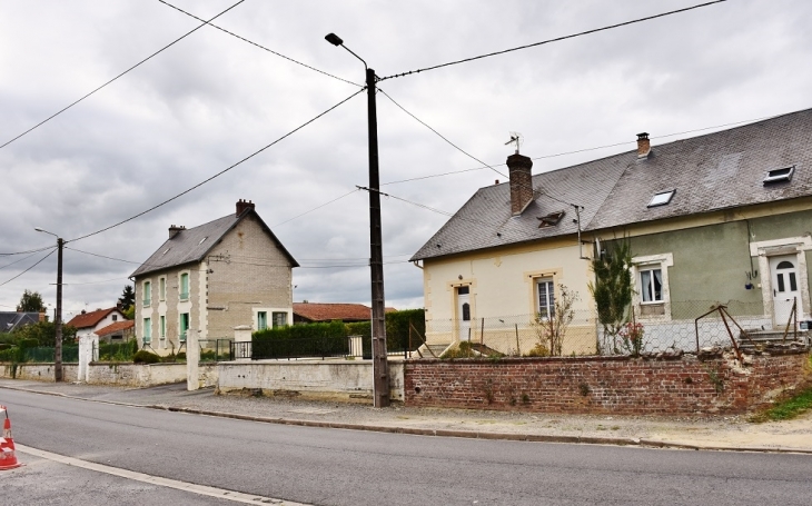 Le Village - Coucy-la-Ville