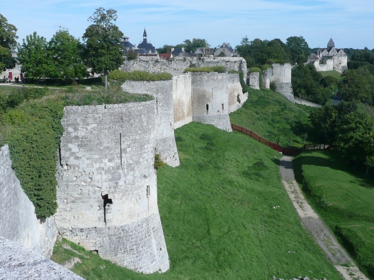Les ramparts - Coucy-le-Château-Auffrique