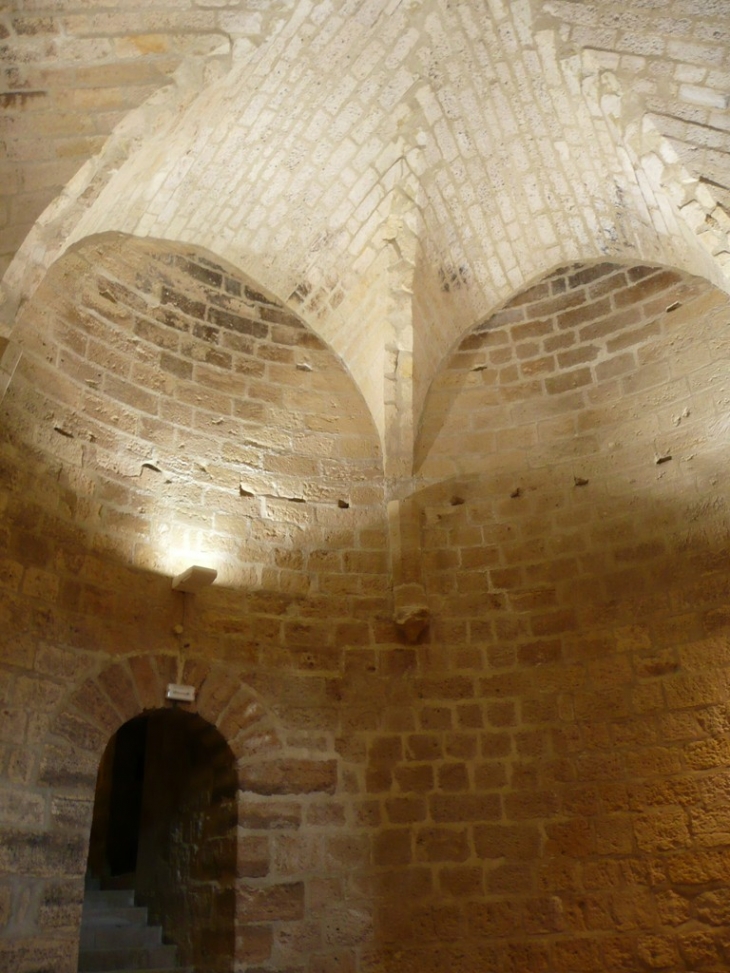 Le chateau -La salle de la tour ouest - Coucy-le-Château-Auffrique