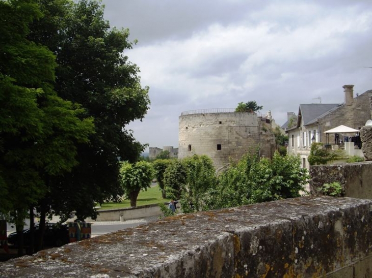 Les remparts - Coucy-le-Château-Auffrique