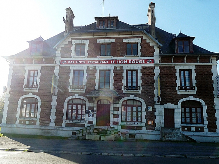 Ancien hôtel - Coucy-le-Château-Auffrique