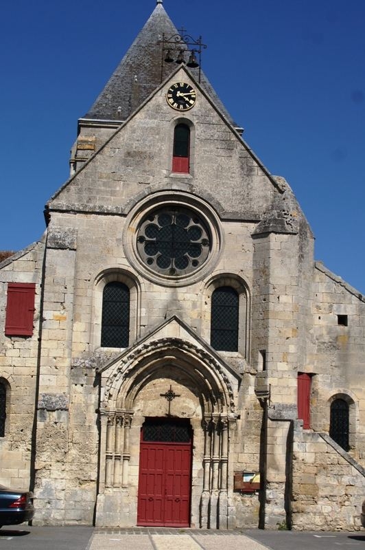 L'entrée de l'église - Courmelles