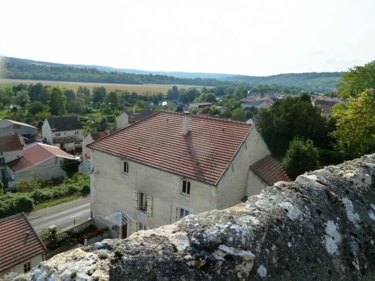 Vue sur le village - Crouttes-sur-Marne