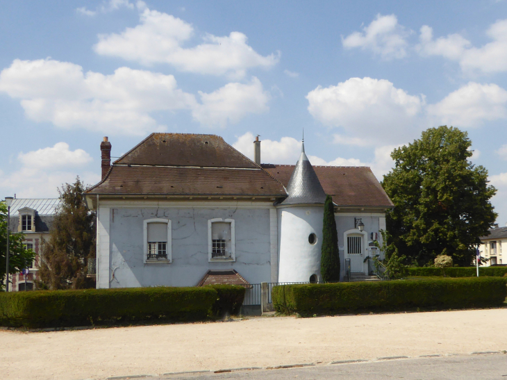 La mairie - Étampes-sur-Marne