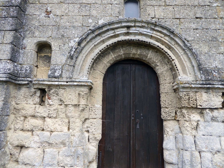 La porte de l'église - La Neuville-en-Beine