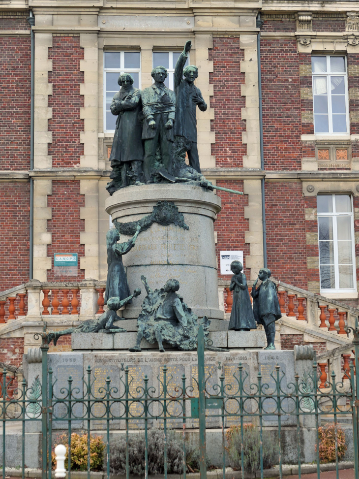 Monument des Instituteurs Morts pour la France - Laon