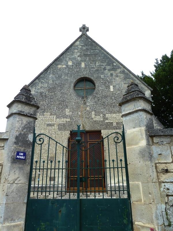 L'entrée de l'église - Missy-aux-Bois