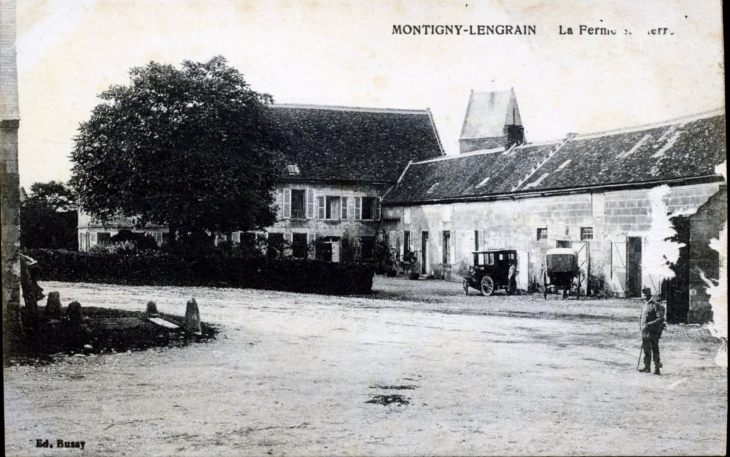 La Ferme, vers 1918 (carte postale anciene). - Montigny-Lengrain