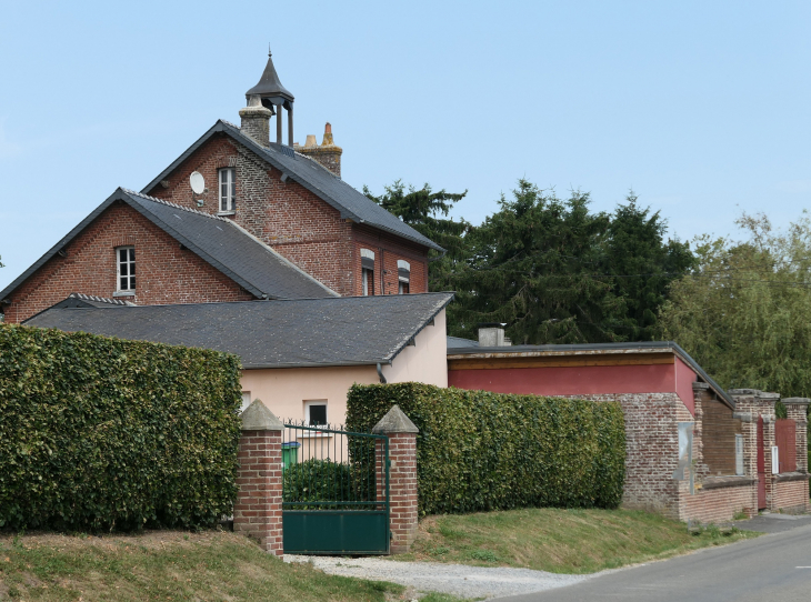 Dans le village - Sainte-Geneviève