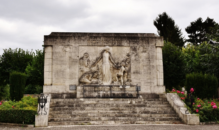 Monument-aux-Morts - Vailly-sur-Aisne