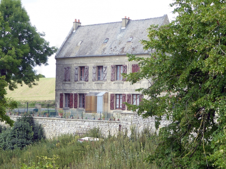 Maison du village - Vauxcéré