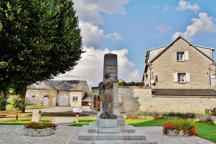Monument-aux-Morts - Vic-sur-Aisne