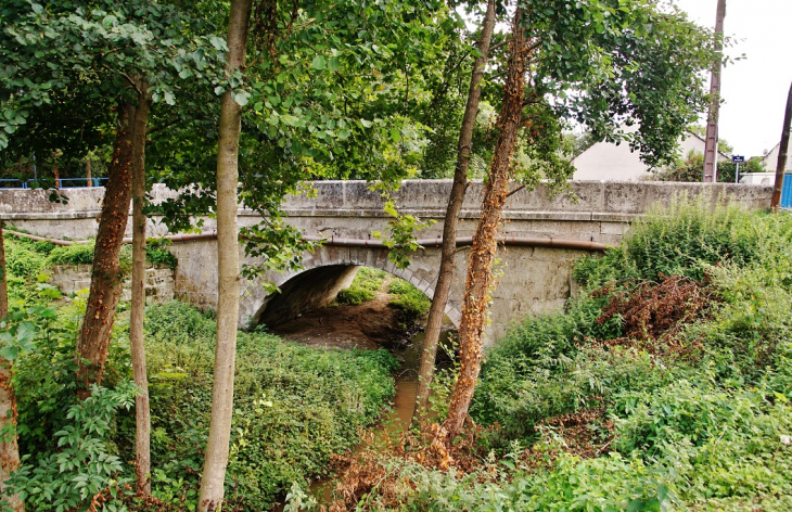 Pont - Vic-sur-Aisne