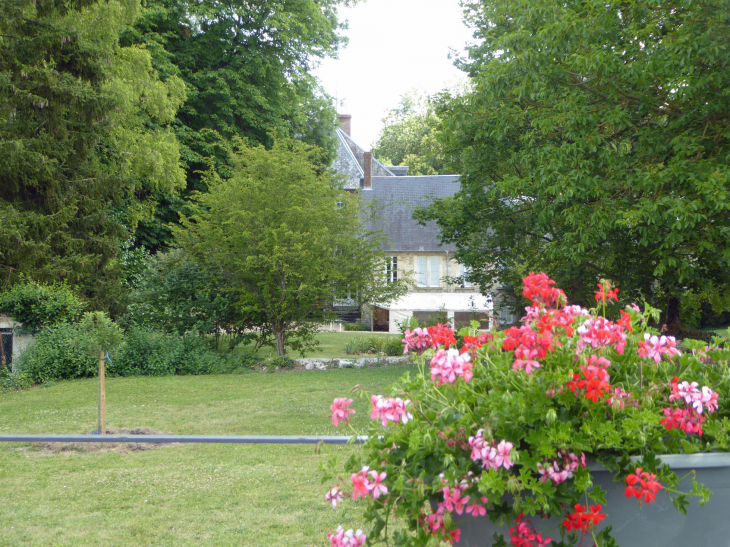 Le château dans son parc - Villers-Agron-Aiguizy