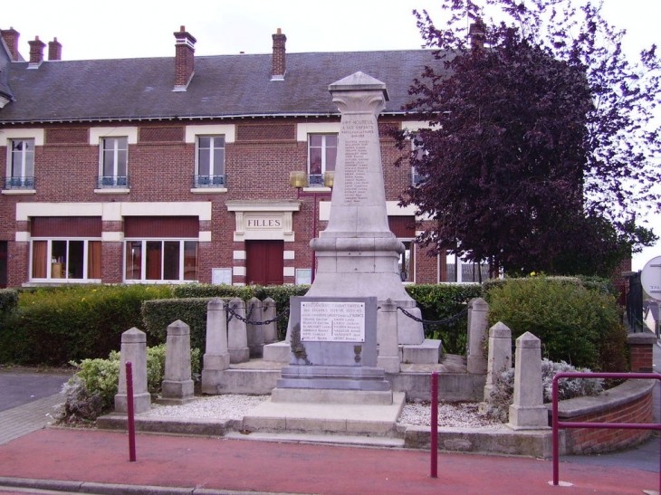 Monument aux morts - Viry-Noureuil