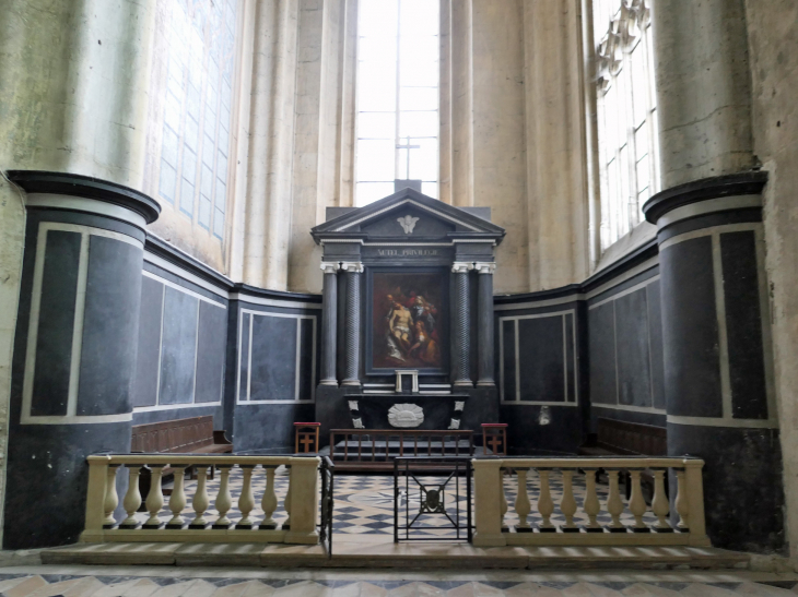 La cathédrale : transept Sud la chapelle des morts - Beauvais