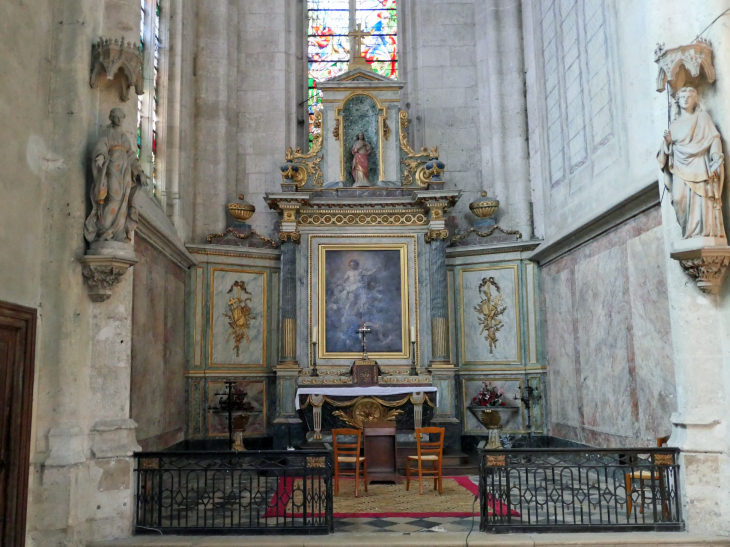 La cathédrale : chapelle du Sacré Coeur dans le transpt Nord - Beauvais