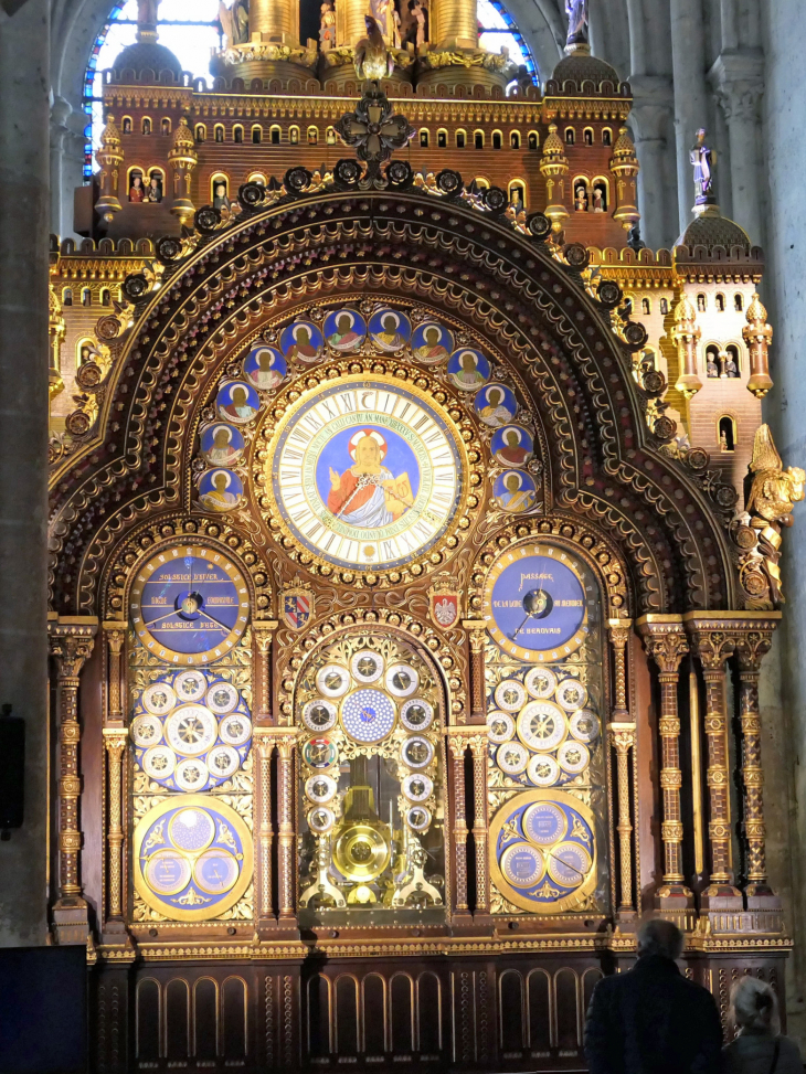 La cathédrale : l'horloge astronomique - Beauvais