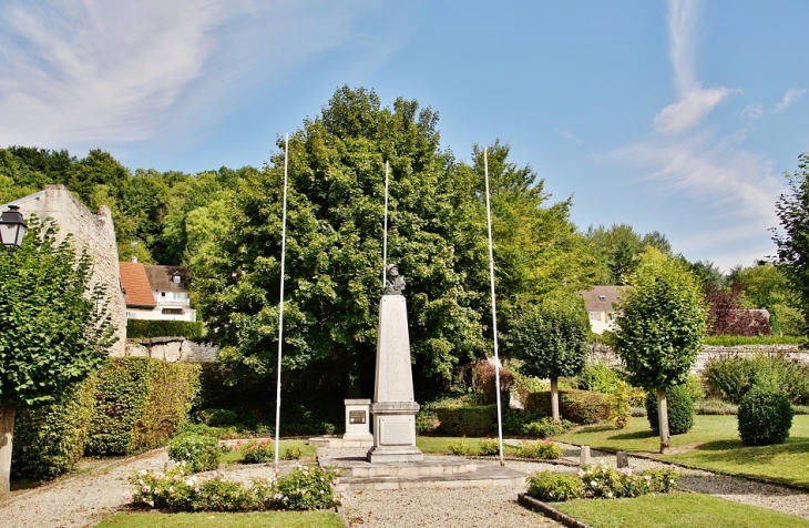 Monument-aux-Morts - Berneuil-sur-Aisne