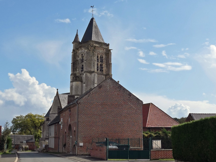 Vers l'église - Brunvillers-la-Motte