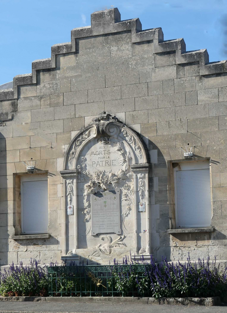 Le monument aux morts - Candor
