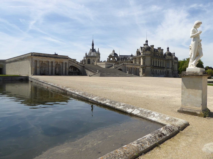 Les bassins derrière le château - Chantilly