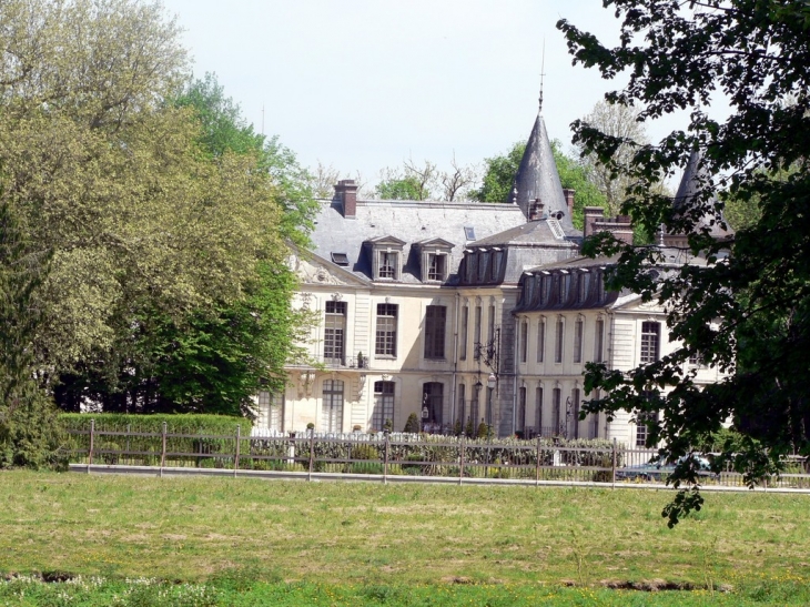 Le Château - Ermenonville
