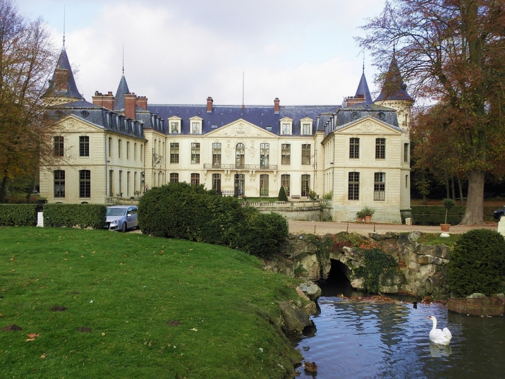 Le château - Ermenonville