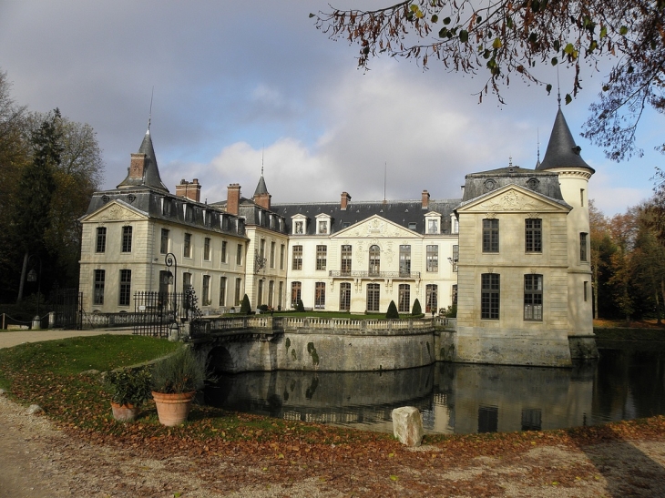 Le château - Ermenonville