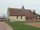 l'église à l'entrée du village