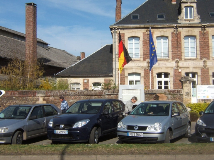 La mairie-actuellement-coté-gauche - Lacroix-Saint-Ouen
