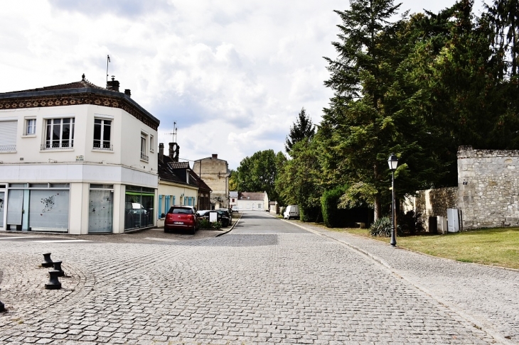 Le Village - Le Plessis-Brion
