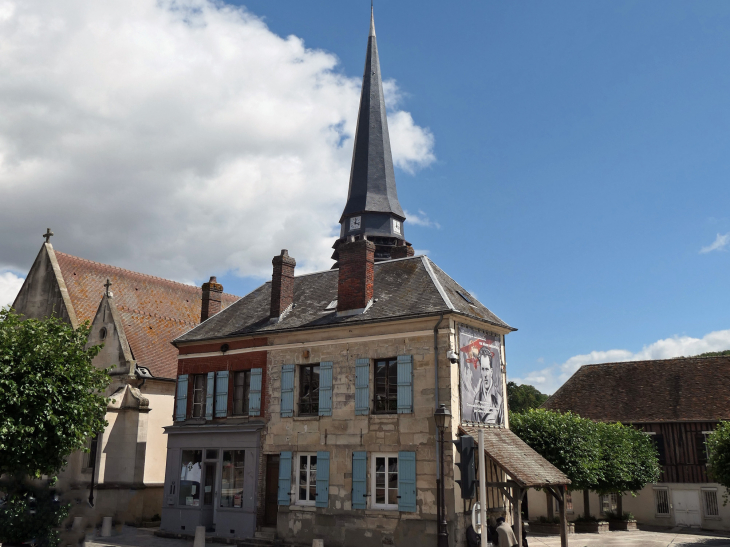 Derrière l'église Saint Lucien - Méru